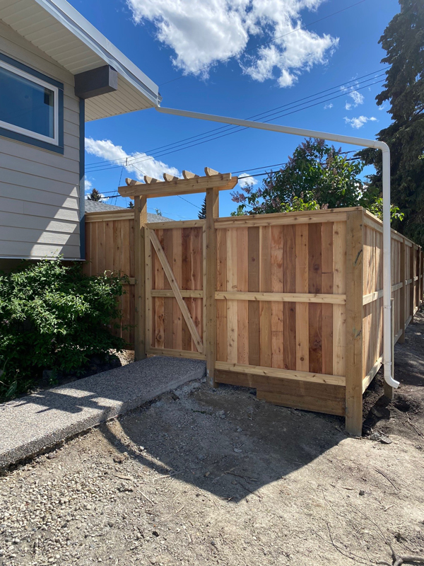 custom fencing for a home