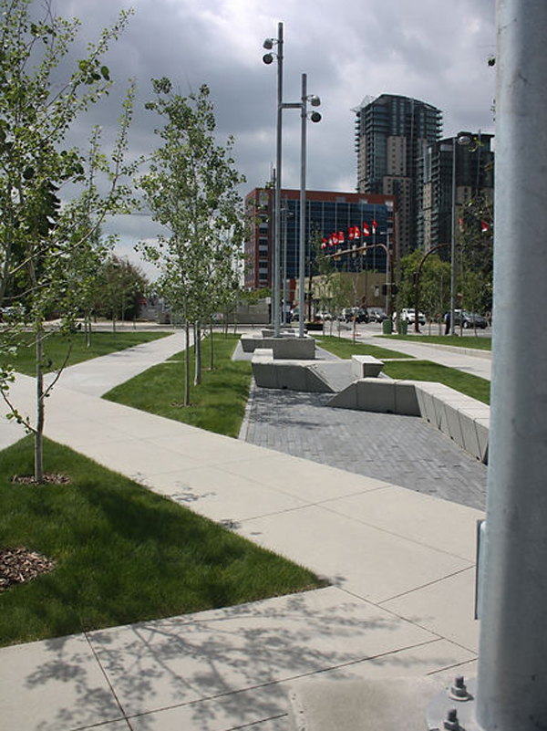 commercial property with nice landscaping