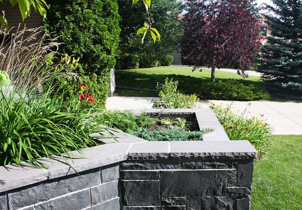 59dae1_34b88b0b4e934d1eb2b93aeb5e3606a8~mv2_d_3801_2641_s_4_2 residential landscaping
