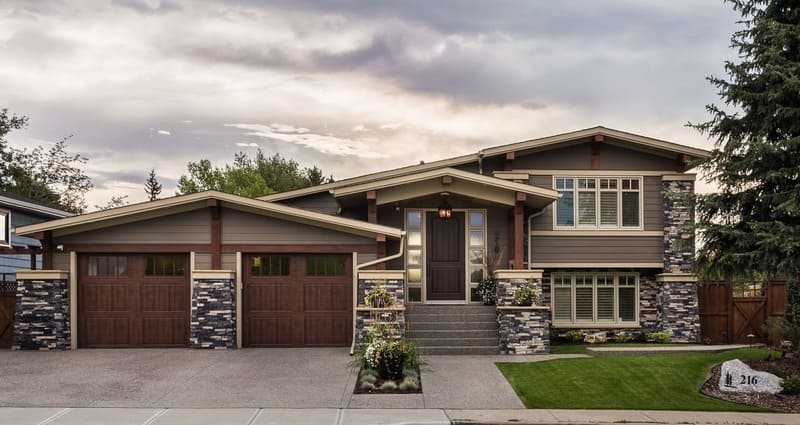 Modern Craftsman-Style Residence