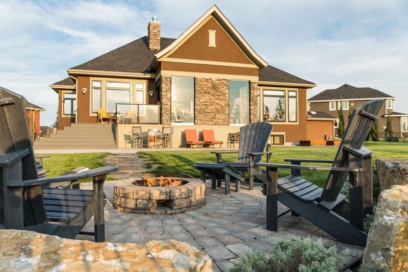 Backyard Fire Pit and Patio Area